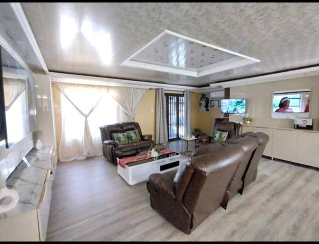 4 BEDROOM HOUSE FOR SALE IN KLIPRIVIER